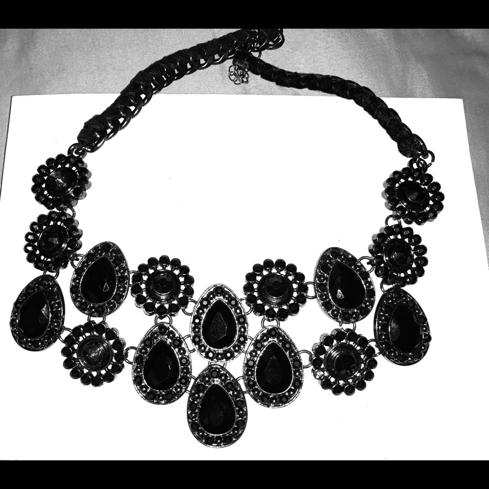 Beautiful elegant black necklace🖤